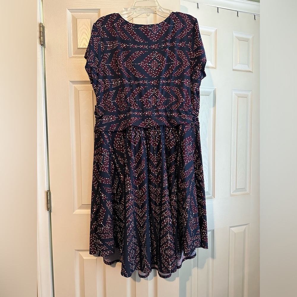 👗 Navy, Red & Off-White Faux Wrap Dress – Size 20 – Flattering & Chic! - Picture 4 of 4
